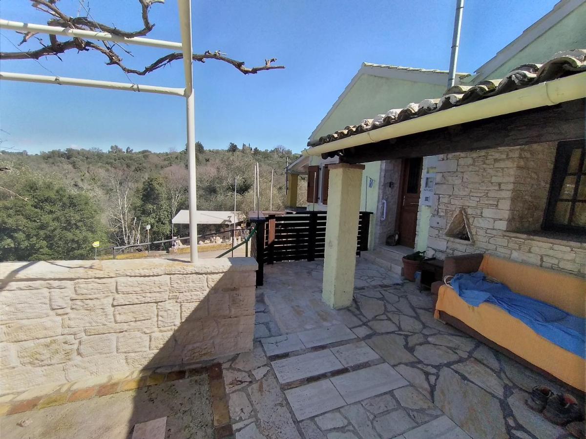 Villa Stonemakers Hide Karyotikon Exterior foto